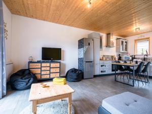 Apartment in Froidchapelle with terrace