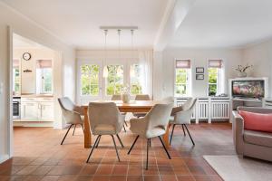 Haus Josias B - links