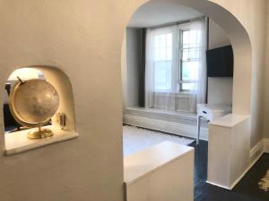 Historic Astor Park walk to Hospitals, shops & more