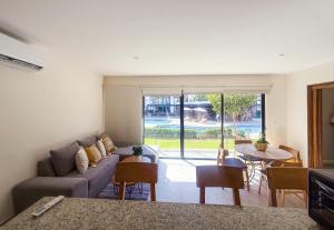 Puerto Vallarta Condominiums Apartment facing pool Security 24-7 Altea