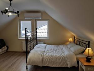 Vista & Ruins - Forest Lodge In Breathtaking Scenery