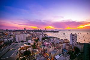 芭提雅海滩公寓预定 高层海景房 免费健身房 临近海滩 23f