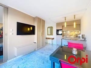 Appartement rénové avec coin nuit, terrasse et parking à Menton - FR-1-647-53