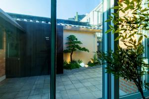 한옥#독채 #10인 #경복궁역 도보 4분 #올리모델링 #가족키즈#명동 동대문 광화문 바로 옆 #호텔식 숙소 #무료 와이파이 #짐보관#세탁건조기 #교통최고