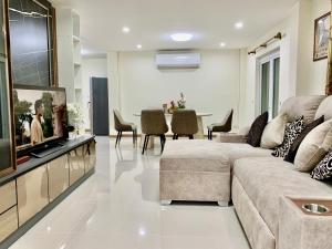 Asma New two-story house near the sea,Ao Yon Beach