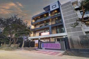 The Royal Corporate Near Sector 52 Metro Station