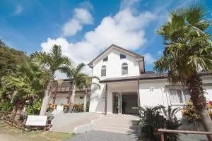 Native Sea Amami Adan On The Beach - Akaoki