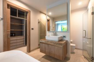 V217 Brand New 3BR Villa Near Beach & Boat Avenue