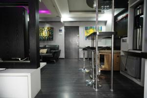 OYO 93365 Apartement Gateway By Sarana Cipta Mahakarya Ii