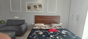 Aesthetic City Stay for Couple