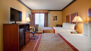 One-Bedroom Queen Suite with Two Queen Beds and Sofa Bed - Non-Smoking room in Best Western Ft Lauderdale I-95 Inn