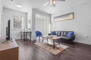 CozySuites Modern 1BR Nora Indianapolis #8