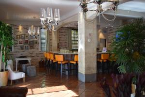 Shelley Hotel