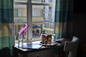 Shelley Hotel