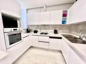 Contemporary Haven of La Marsa S 22