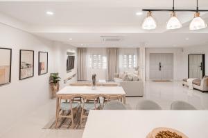 Dokki House I 4BR 3BA I BTS Bearing I Netflix