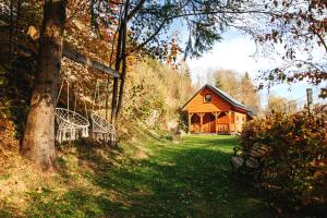 Chatka Dziadka Sudety - niedaleko Czarna Góra