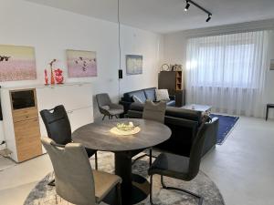 Bellevue by Fewotessin