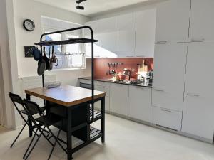 Bellevue by Fewotessin