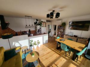 Apartament na 11 piętrze z pięknym widokiem blisko lasu