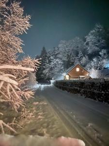 Chatka Dziadka Sudety - niedaleko Czarna Góra