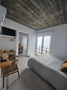 Sunset Guesthouse - Hiking & Beach