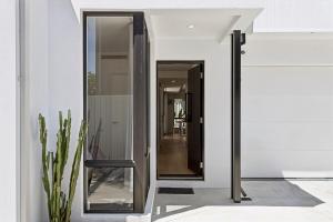 Spacious Modern Escape 4BR