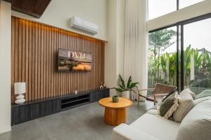 Private Pool Villa Overlooking Rice Fields