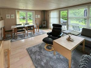 Family House With Large Garden By Ho Bay