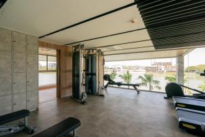 Lakefront suite The Aqua at Boat avenue