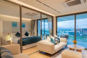 Lakefront suite The Aqua at Boat avenue