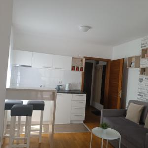 Apartments Karamarković