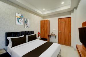 Townhouse Miyapur Metro Station