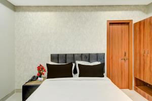 Townhouse Miyapur Metro Station