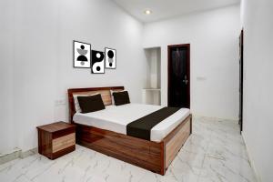 Hotel O Sheesh Mahal