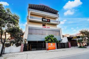 Aryan Castle Homestay and Party Hall