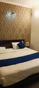 Golden Residency Hotel near IGI Airport