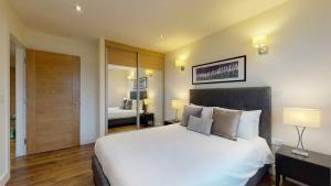 2-Bedroom London Apartment Near Station with Excellent Transport Links