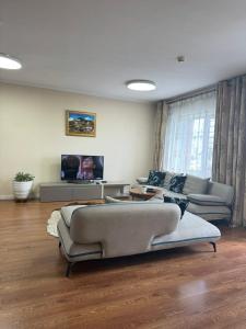 River Stone Town 3-room Apartment with City View