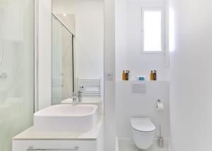 UrbanFlat 126 - Grand Appartement Parisien dans le centre