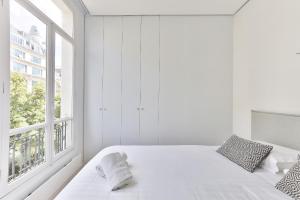 UrbanFlat 126 - Grand Appartement Parisien dans le centre