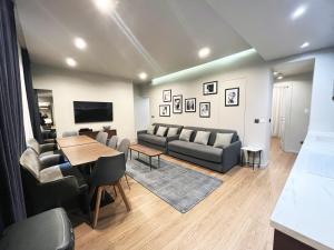 UrbanFlat 79 - Bel appartement de 4 chambres Republique