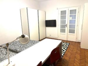 Quiet oasis in the city center