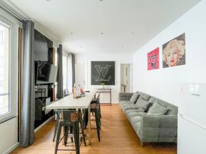 UrbanFlat 115 - Grand Duplex dans le centre de Paris