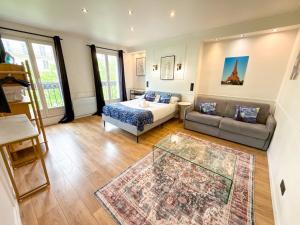 UrbanFlat 102 - Large apartment Opera District