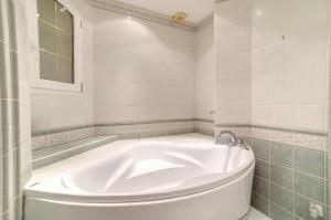 Iconic House near Vineyards