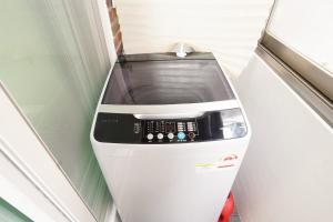 Hongik University Station Airport Railroad 1 minute