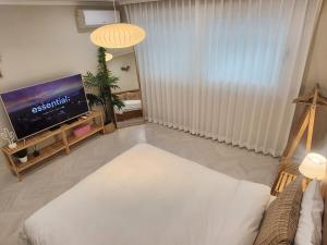 Hongik University Station Airport Railroad 1 minute