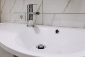 High Standard 1-bd Apartment Manufacture