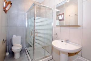 3 bedroom villa with pool and jacuzzi